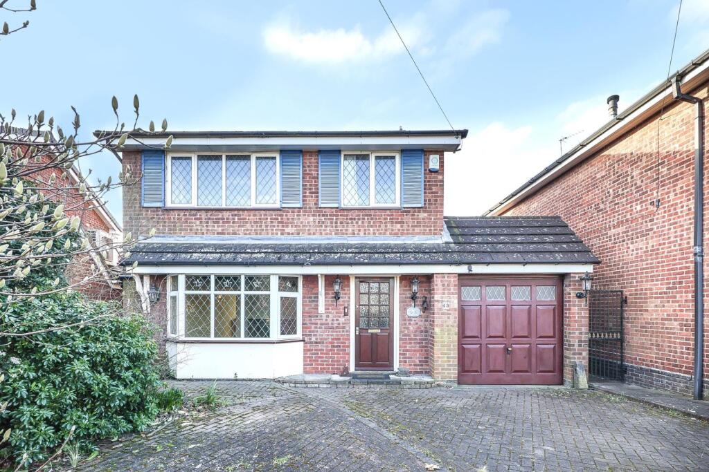 43 Oaklands front.jpg