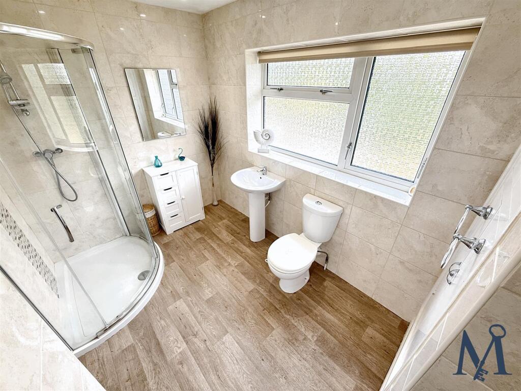 Family Shower Room