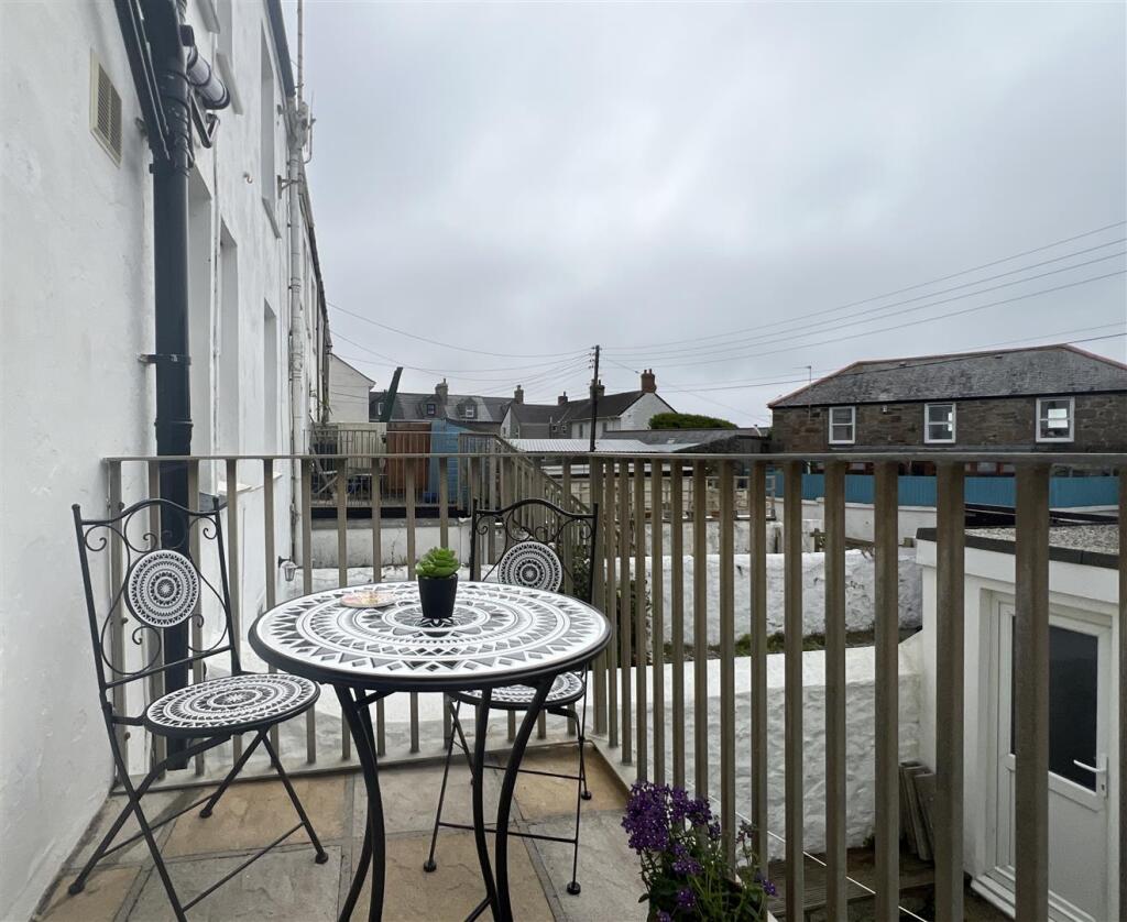 Garden, Garage &amp; Views