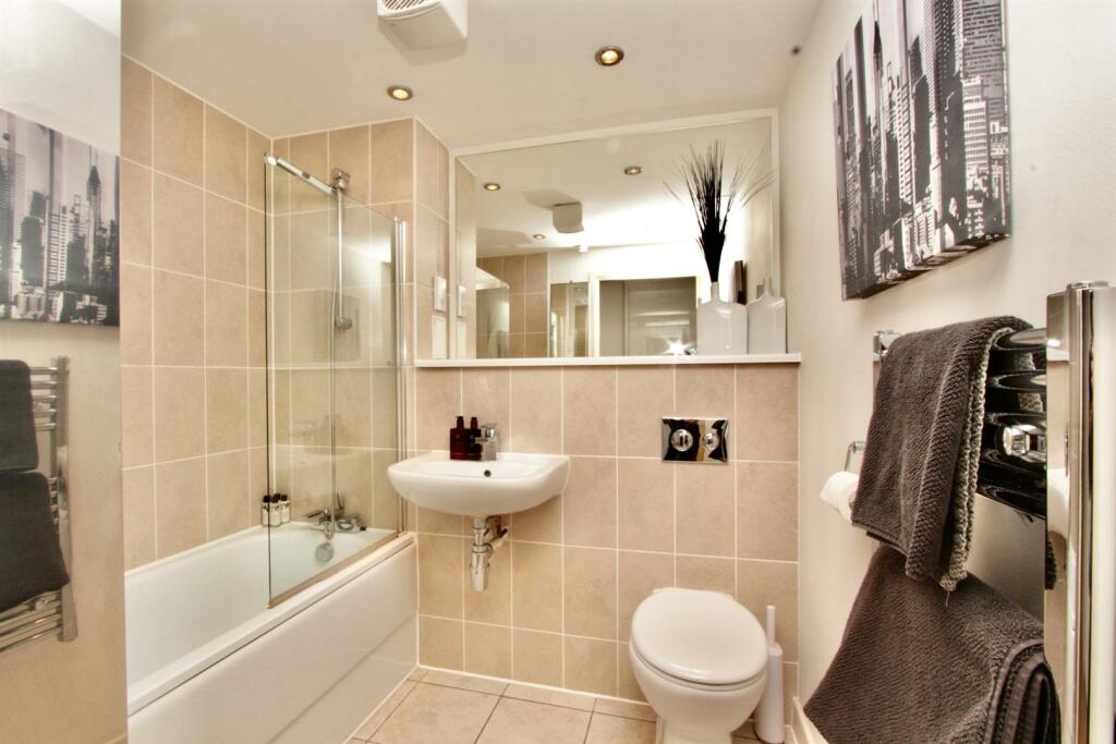 Blue Court, Sherborne Street, N1