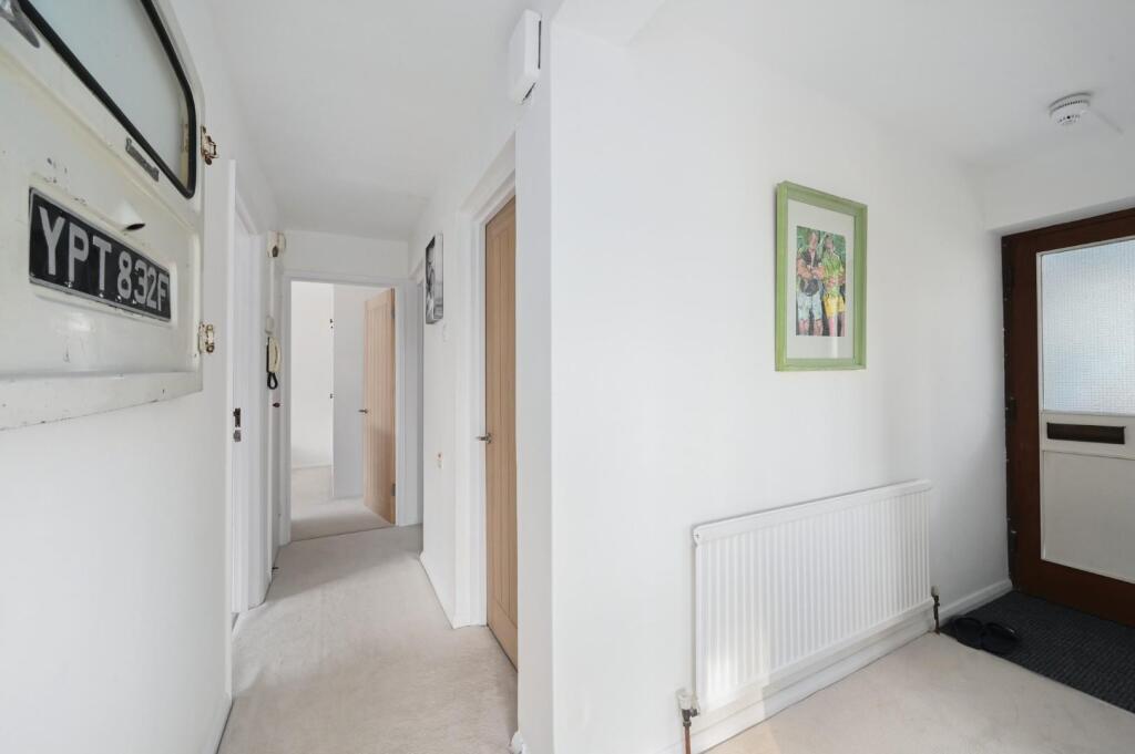 66 woodland ct bn3 (21).jpg