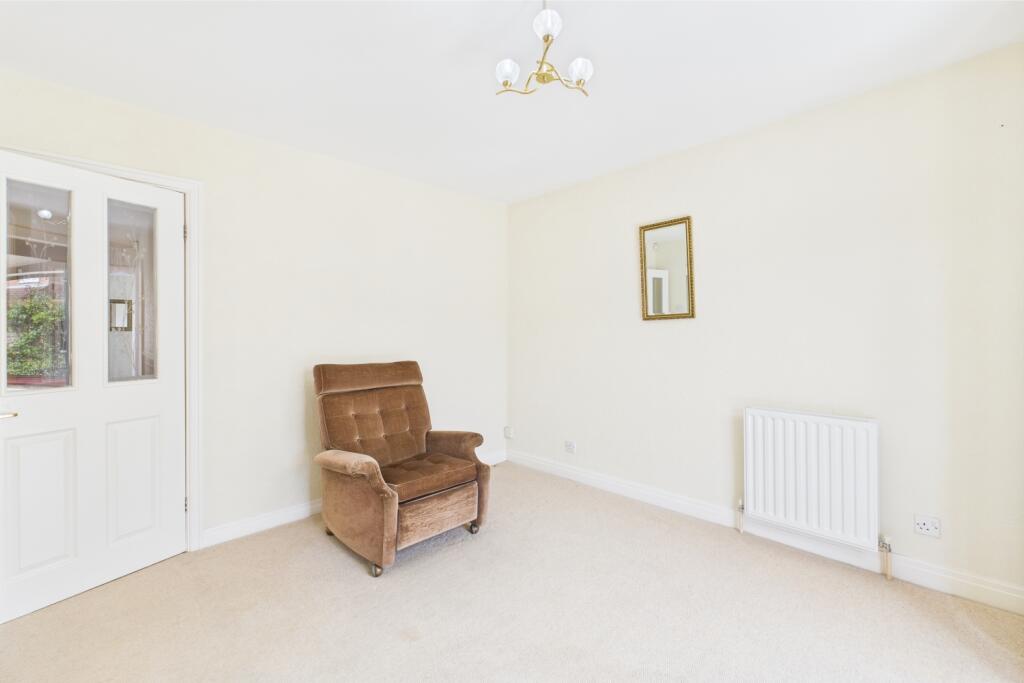 CAM03162G0-PR0270-STILL021