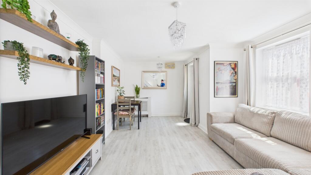 ewemove-InkermanRoad-living space
