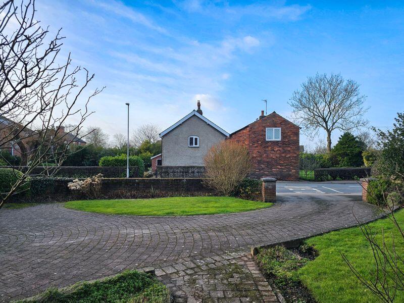 Driveway &amp; Front Outlook