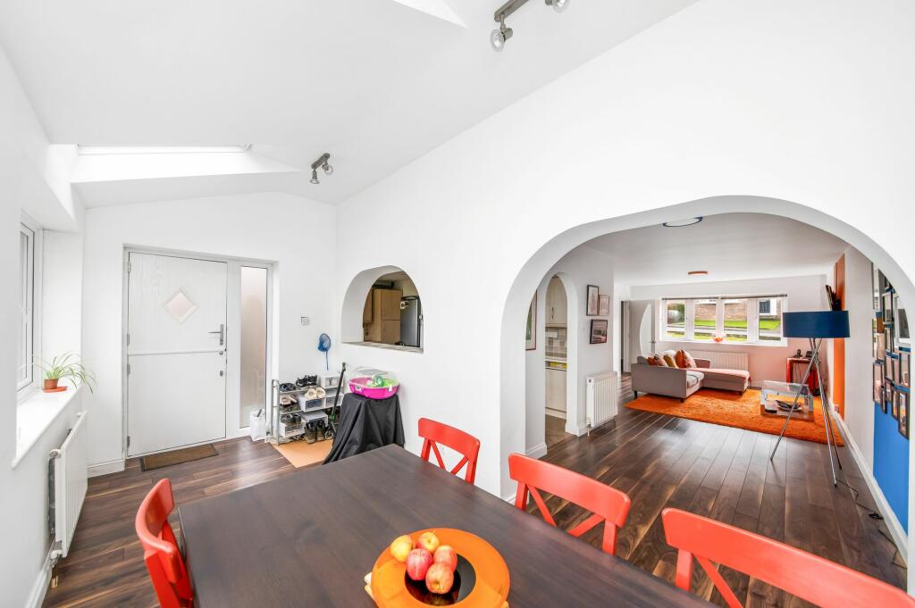 GARDEN ROOM