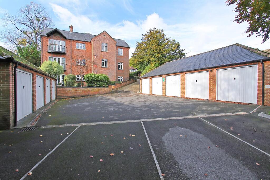 2 Atherton Court (2).JPG