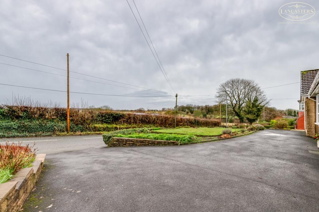 Driveway / Front View