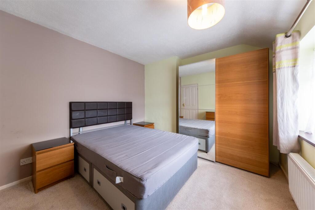 3 Chestnut Close-015.jpg