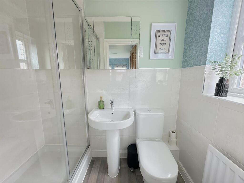 En Suite Shower Room