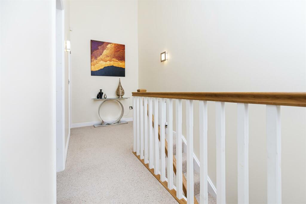Bramleys Estate Agents - Long Lane - Honley (37).j