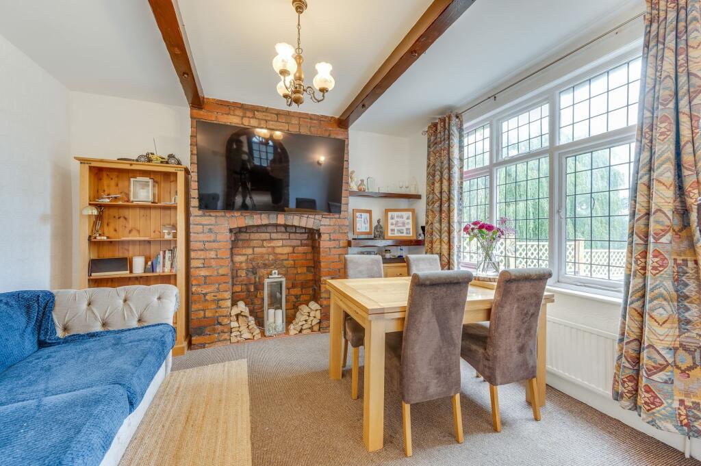 KITCHEN, DINER AND LIVING ROOM