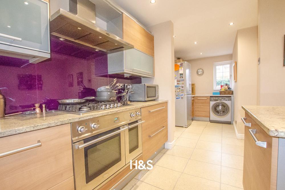7 Boningale - Kitchen 2.jpg