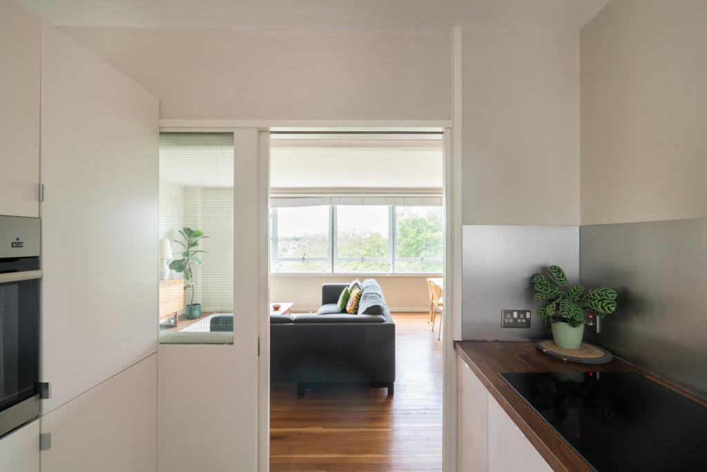 300538 - DRAKE-COURT-IV-21.jpg