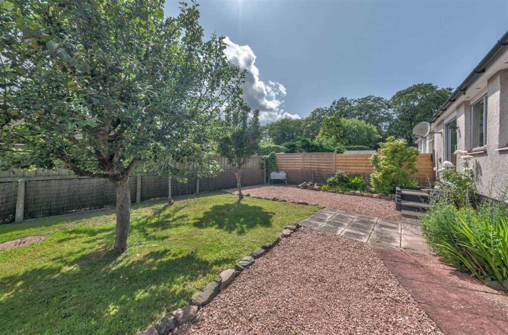 27 Hillview Road Balmullo-11.JPG