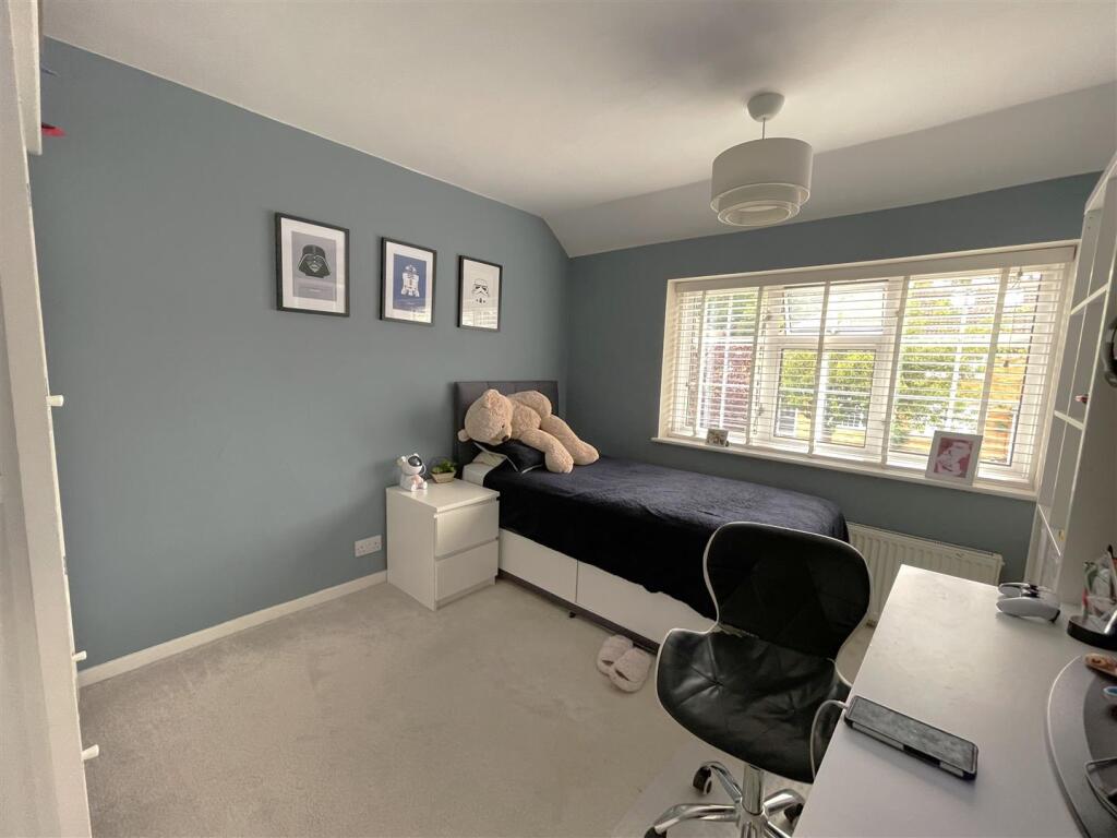 Bed 3.jpg