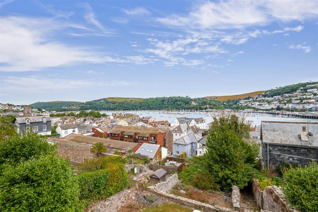 A12 - 37 Above Town Dartmouth - 220712.jpg