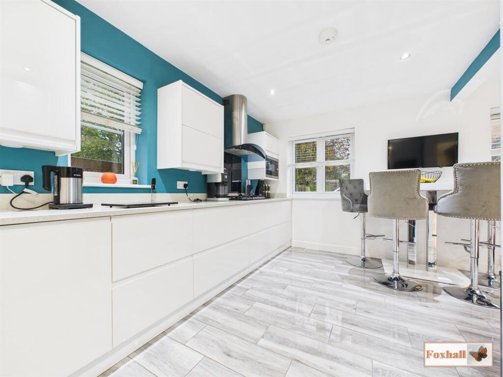 Kitchen / Breakfast Room