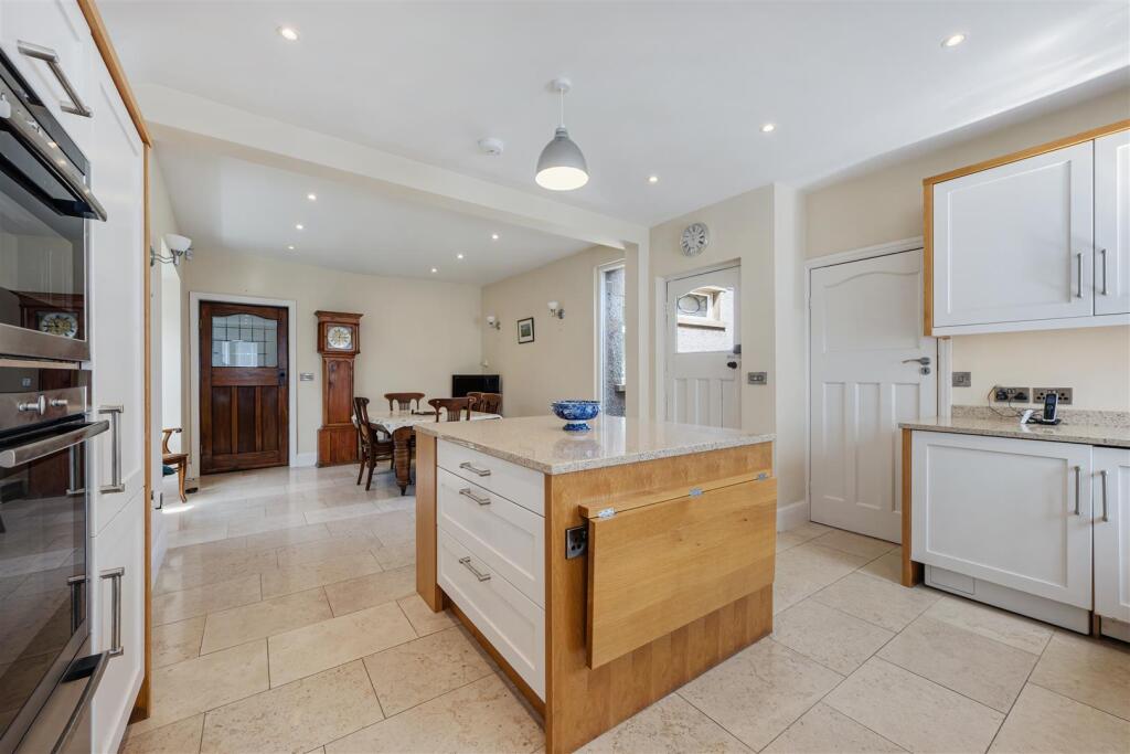 1 Lansdowne - Kitchen 2.jpg