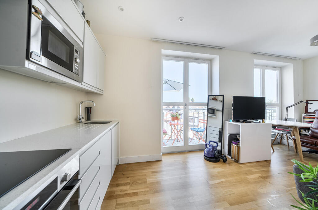 1340188-8-689f72f...