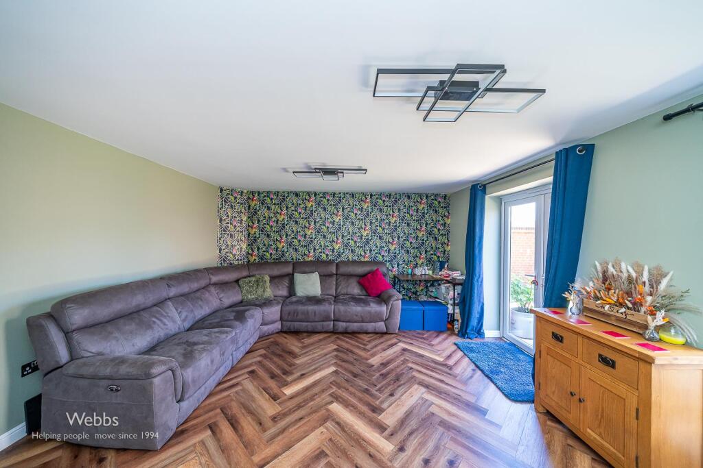 n © Webbs Estate Agents © (92 of 123) copy.jpg