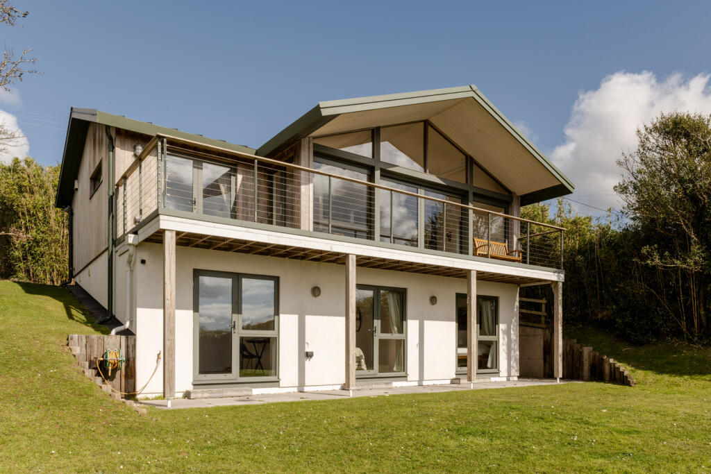 269043 - 20250312-GREENSHUTTERS-43_HI_RES.JPG