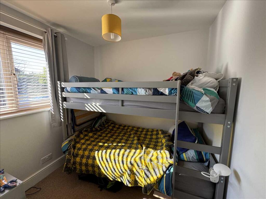 BEDROOM 2