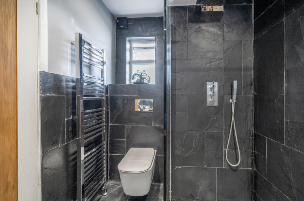 1318027-17-687ff3...