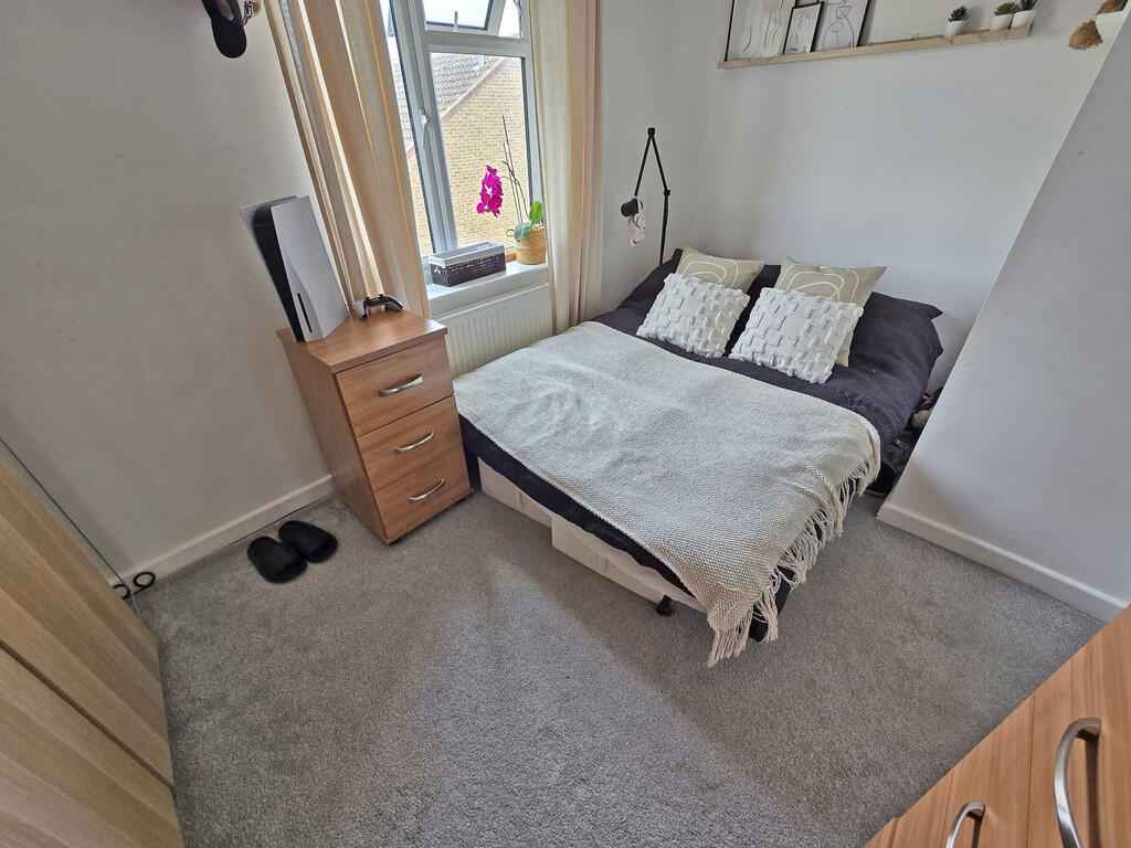 Bedroom 2 (3)
