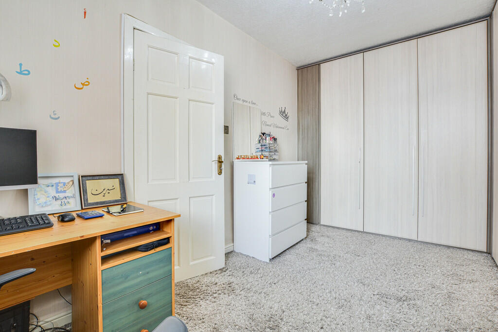 BEDROOM 2