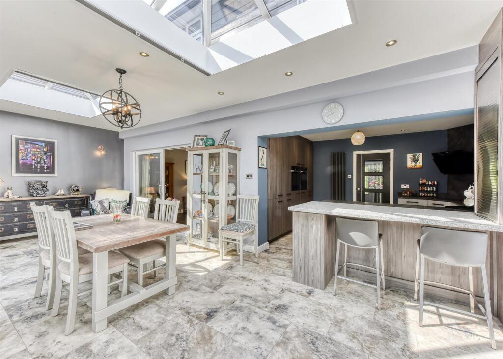 40 Cranmere Avenue-dining2.jpg