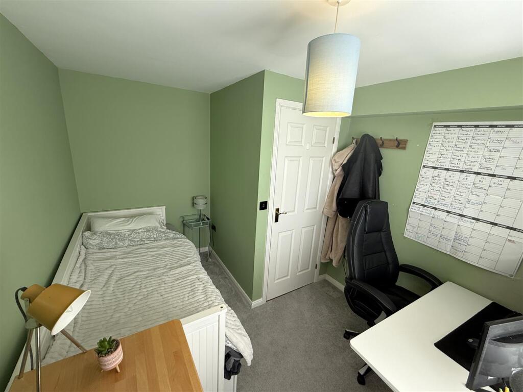 Bedroom 4.JPG