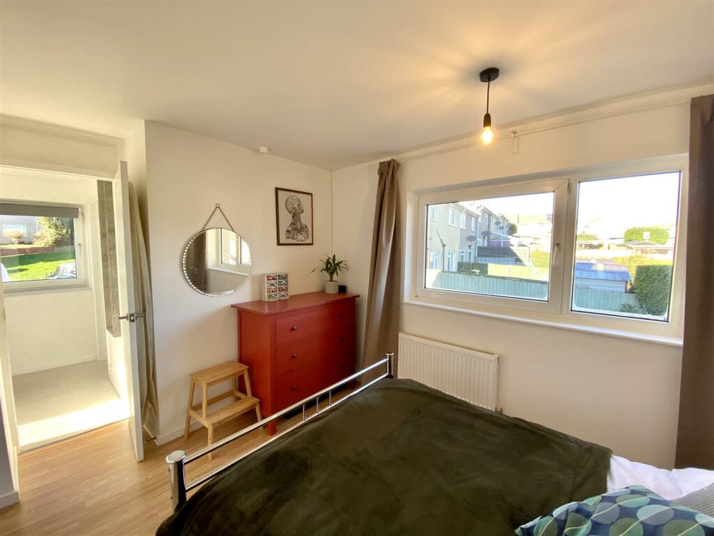BEDROOM 2