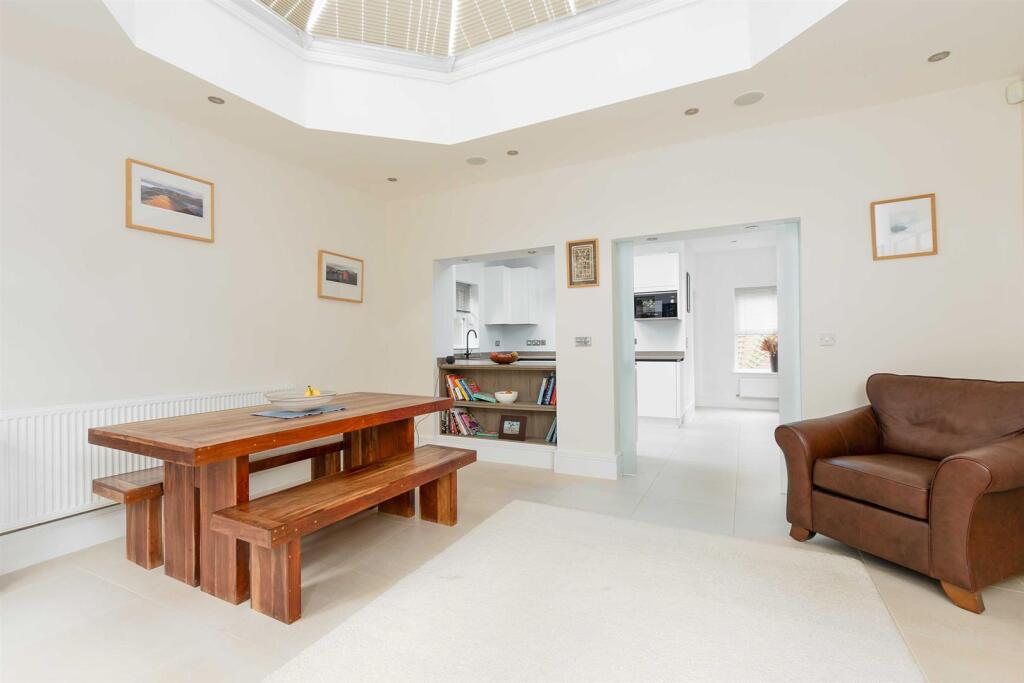 3 Marlborough Place, Lutterworth (20).jpg