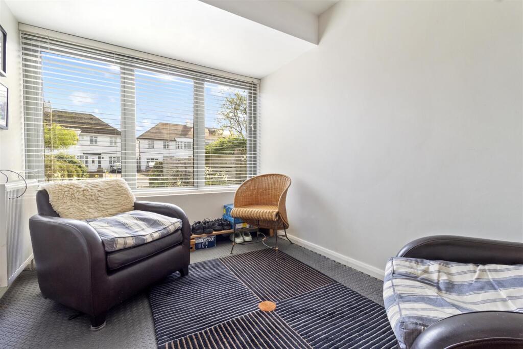 Nutley Drive 18-007.jpg