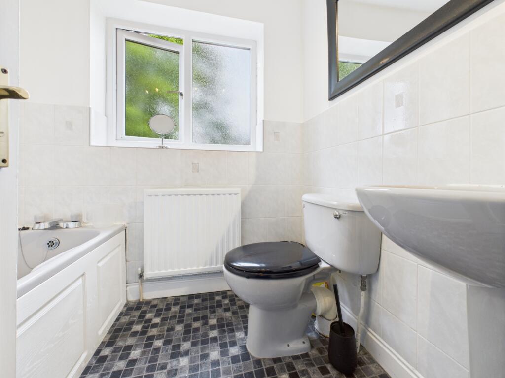 CAM03729G0-PR0110-STILL035