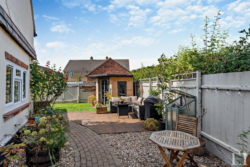 8619074-exteriorW...