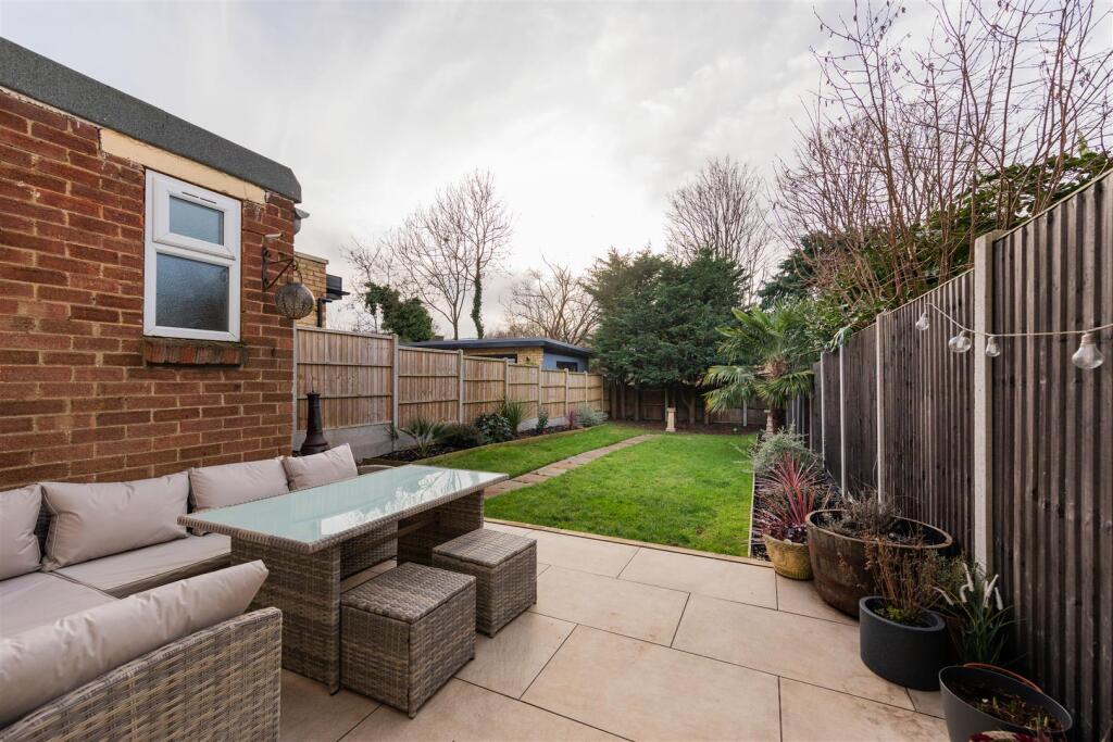 Alders Avenue IG8