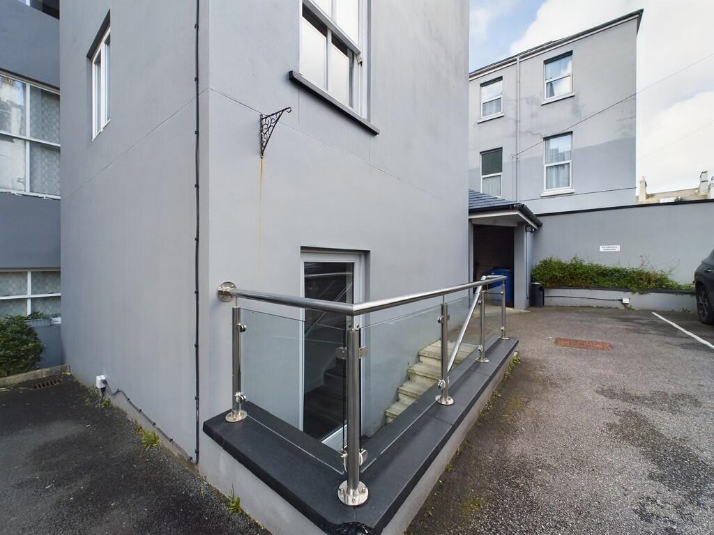 CAM02089G0-PR0415...