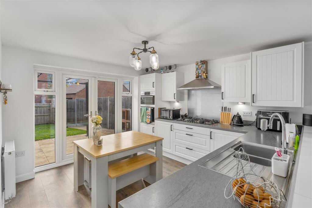 9 Blackwell Drive, Bodicote-10.jpg