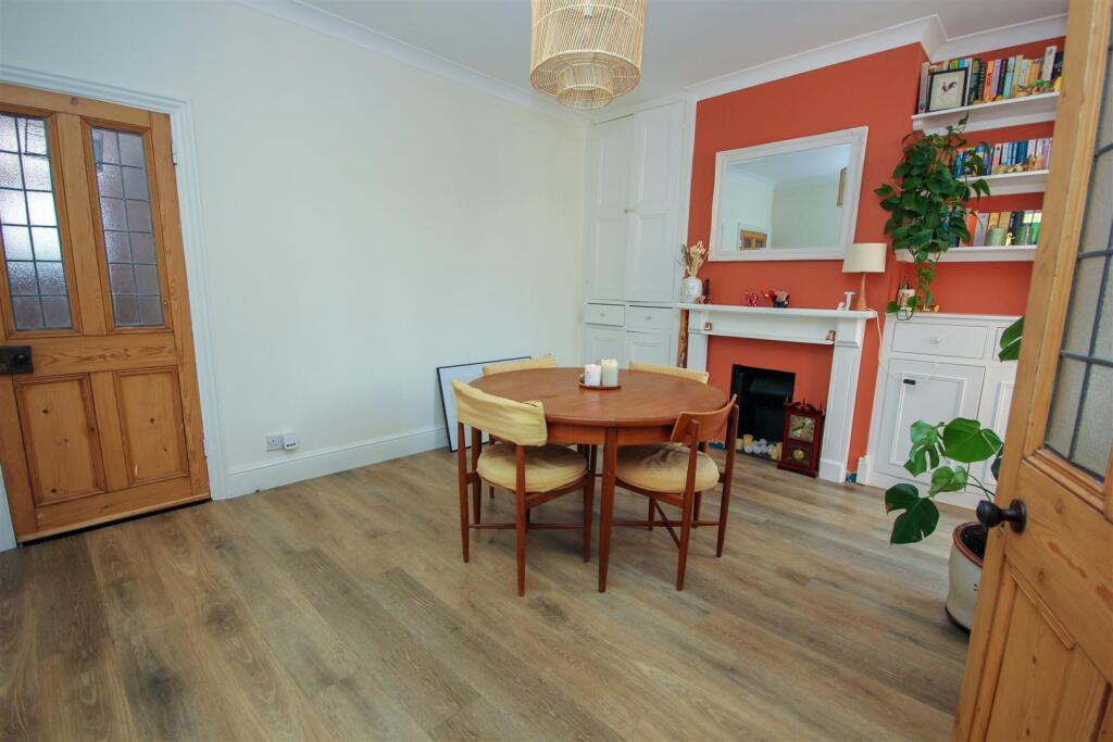 Dining Room.jpg
