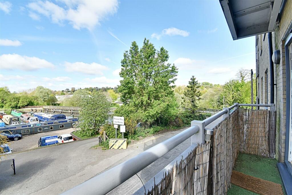Balcony 1.jpg
