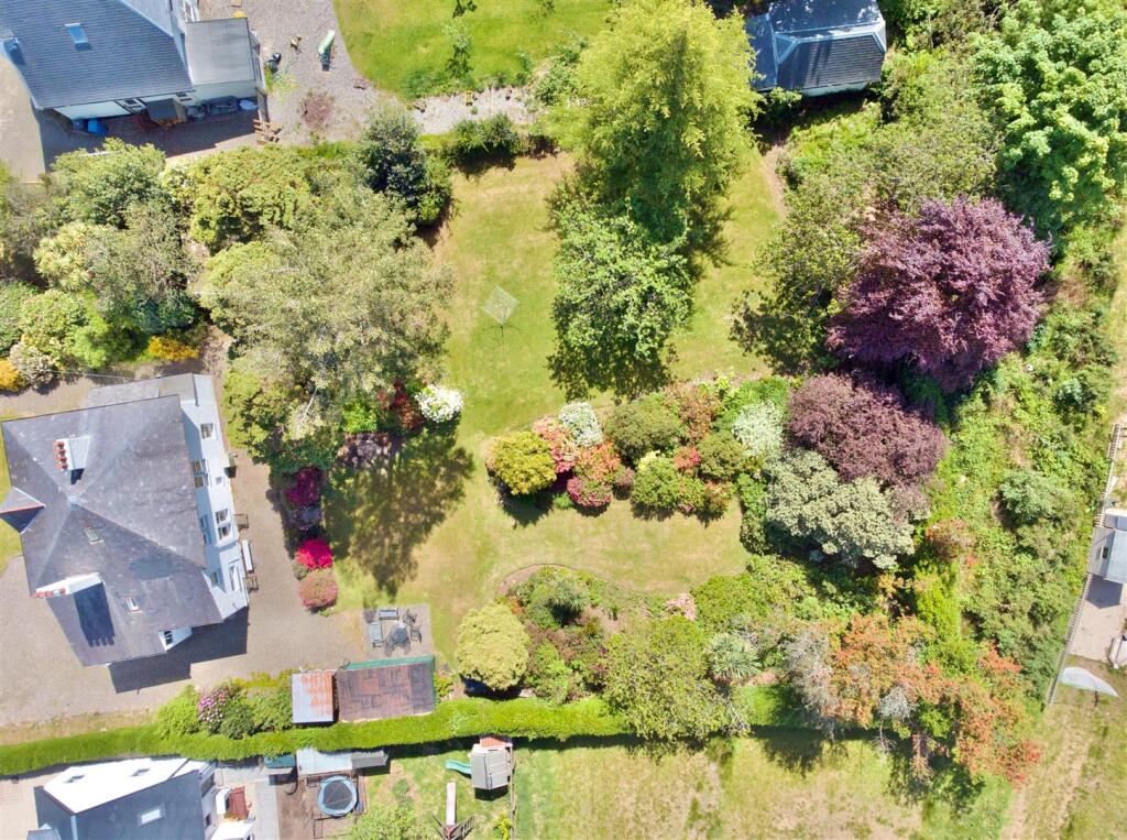 Helenslea Gardens