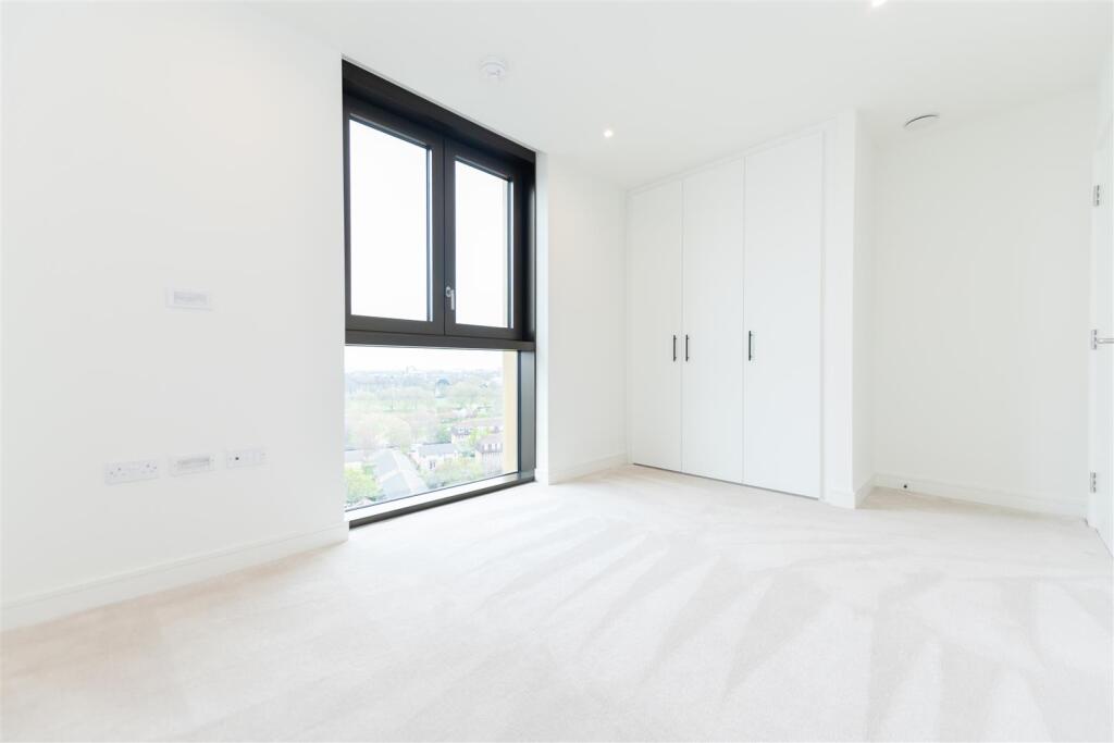 Bedroom     .jpg