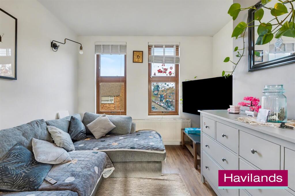 Karyatis Court EN1 1FG-12.jpg