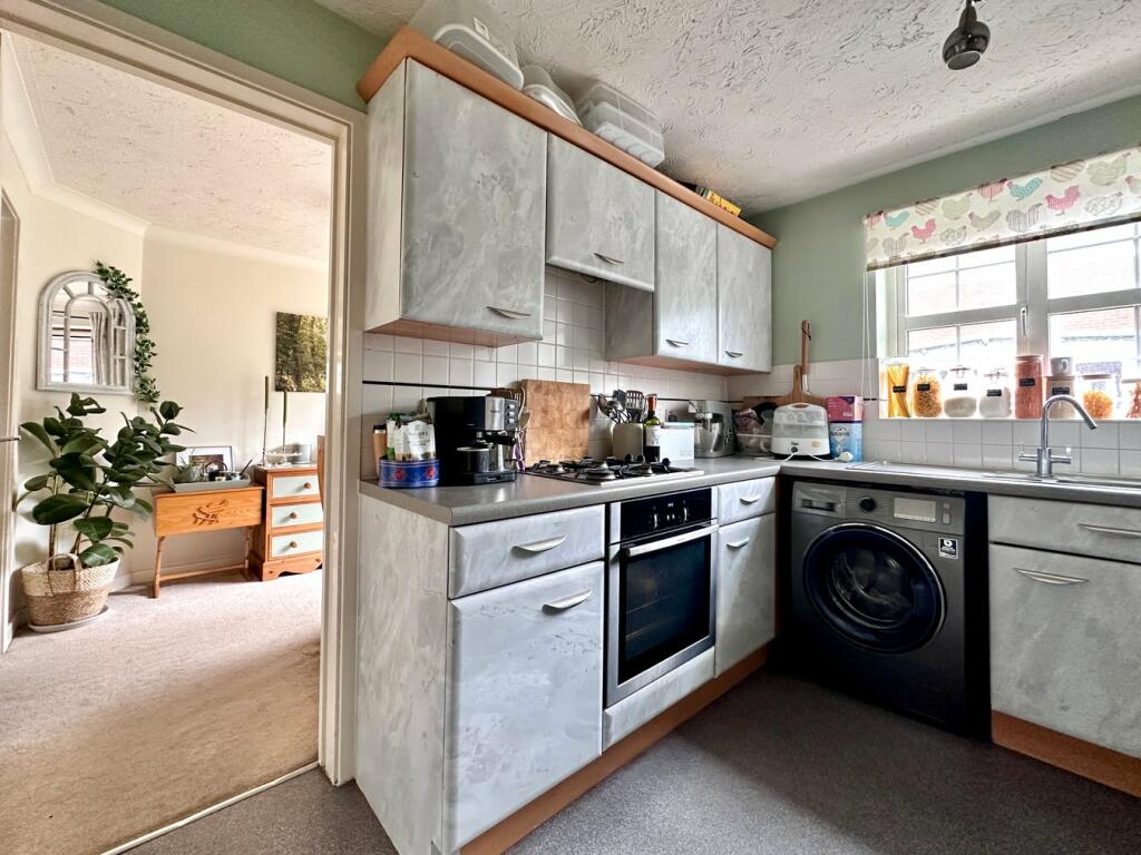 Kitchen/ Dining Area