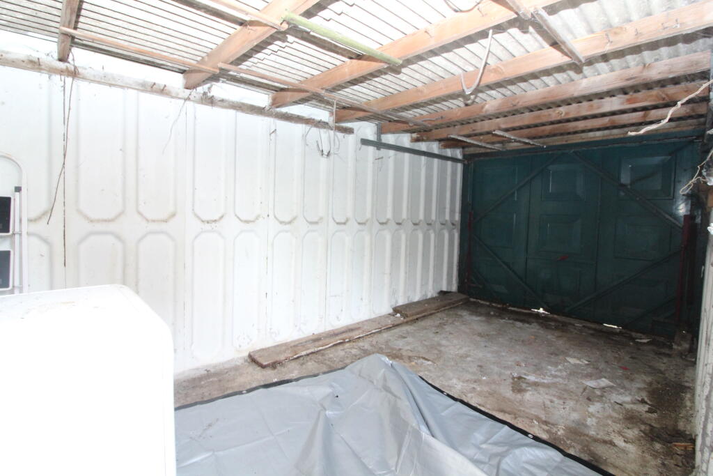 Garage T202601061432.jpg