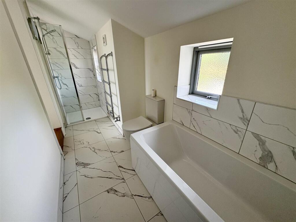 ensuite 2 b1.jpg