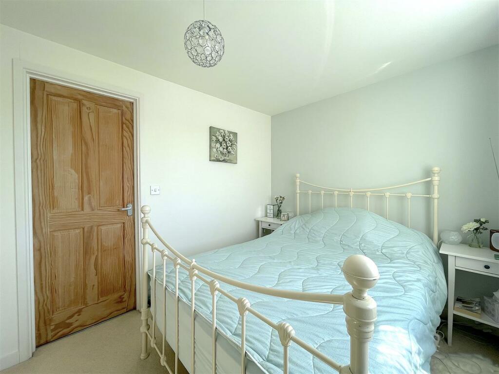 Bedroom One (2).jpeg