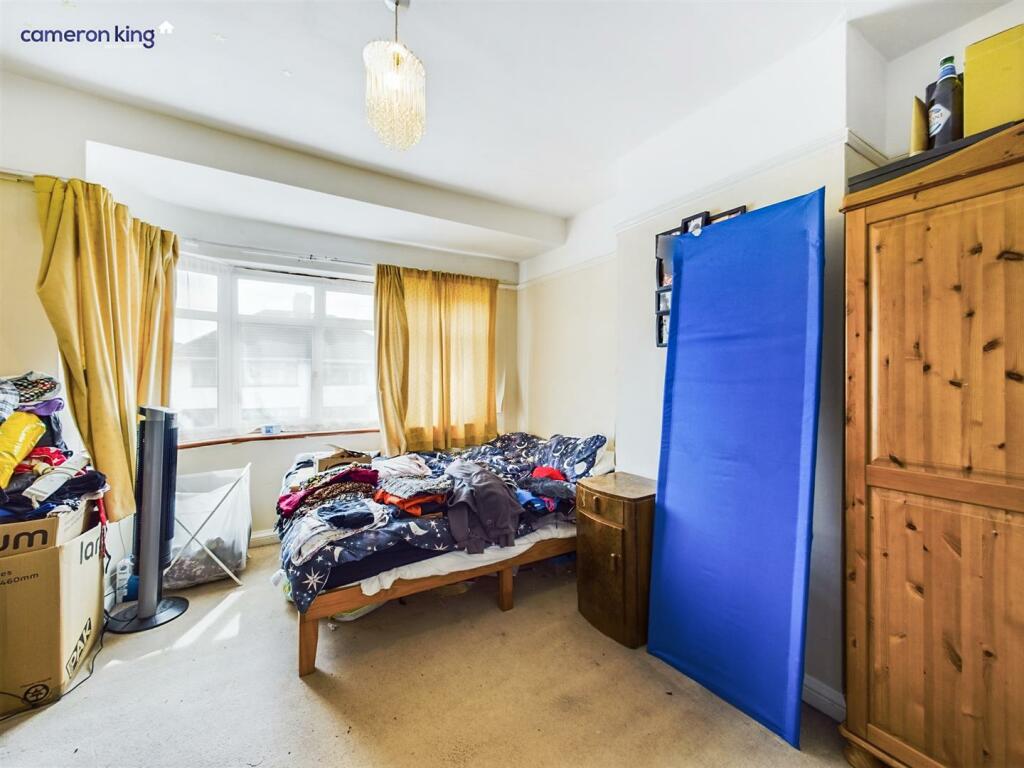 bed 1.jpg