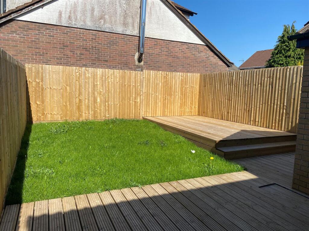 35 Greenacres - rear garden.jpg